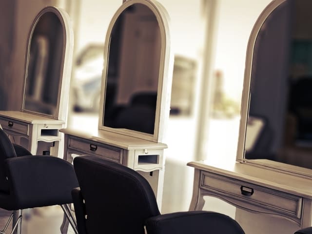 美容室開業リスクとは？失敗を防ぐためのポイントと新しい選択肢